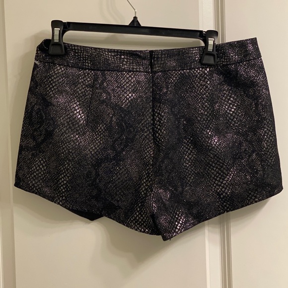 Express metallic snakeskin print black skort. - Picture 6 of 9